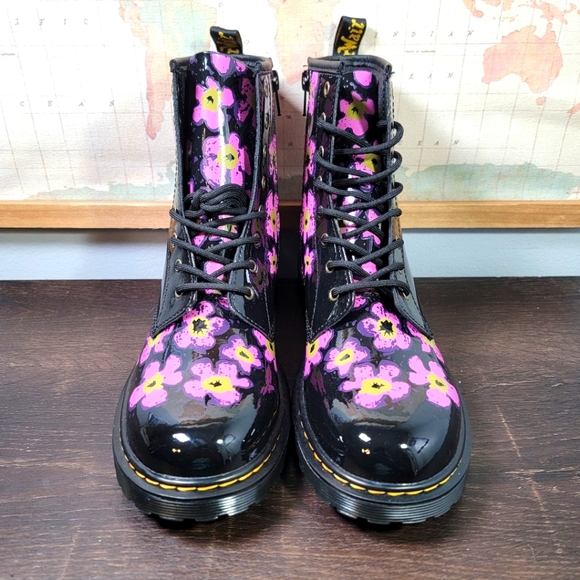 BRAND NEW Dr. Martens Pansey Fayre Combat Boot Women's Size 7.0 - Picture 3 of 8